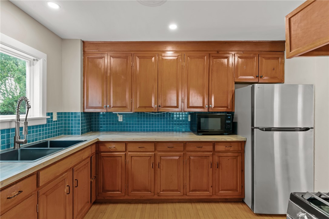 19 Cross Street Newport, RI 02840 - Photo 22 of 42