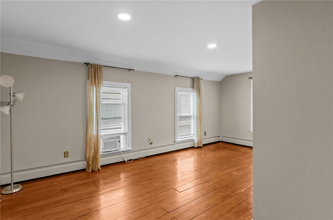 19 Cross Street Newport, RI 02840 - Photo 28 of 42