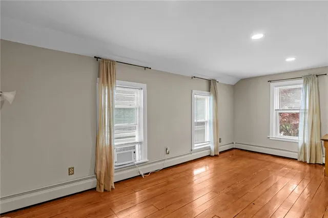 $3,100 | 19 Cross Street, Newport, RI 02840