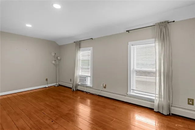 $3,100 | 19 Cross Street, Newport, RI 02840