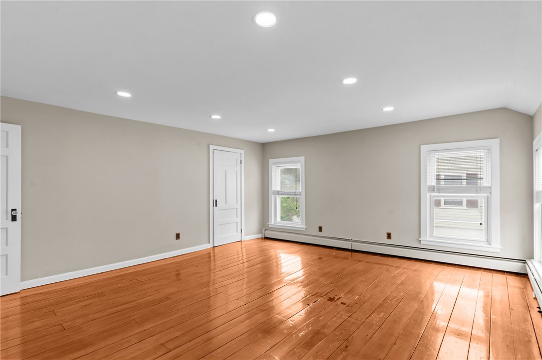 19 Cross Street Newport, RI 02840 - Photo 37 of 42