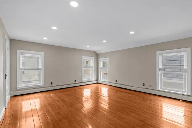 $3,100 | 19 Cross Street, Newport, RI 02840