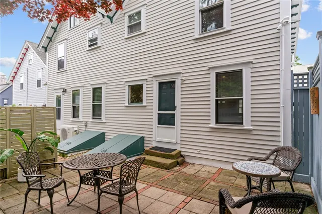 $3,100 | 19 Cross Street, Newport, RI 02840