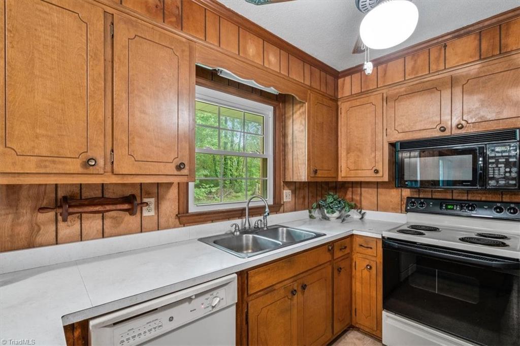 3441 Dodd Road Elon, NC 27244 - Photo 8 of 25 Gallery Image 8