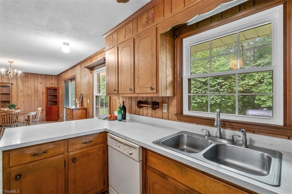 3441 Dodd Road Elon, NC 27244 - Photo 9 of 25 Gallery Image 9