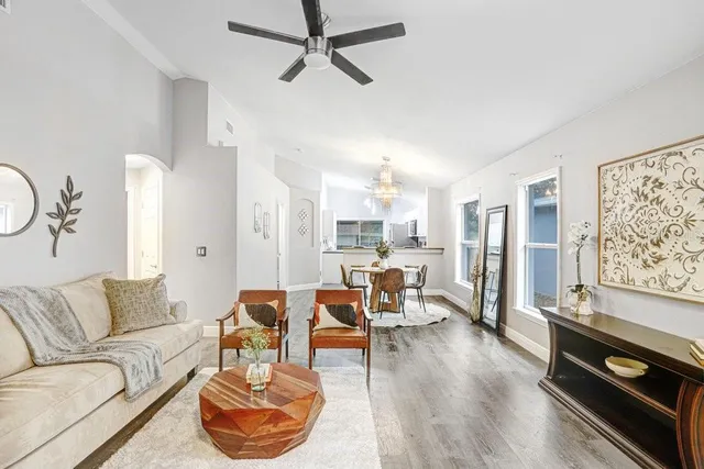 $295,000 | 807 Cape Cod Circle, Valrico, FL 33594