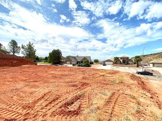 1761 East 1150th North, Unit 24 St. George, UT 84770 - Photo 6 of 10 View of yard