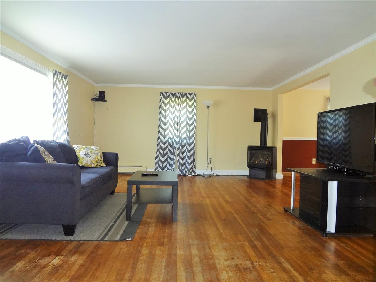 4 Pinecrest Avenue Rochester, NH 03867 - Photo 4 of 27