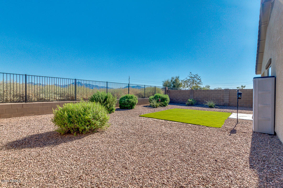7615 West Carter Road Laveen, AZ 85339 - Photo 2 of 34 a view of a backyard