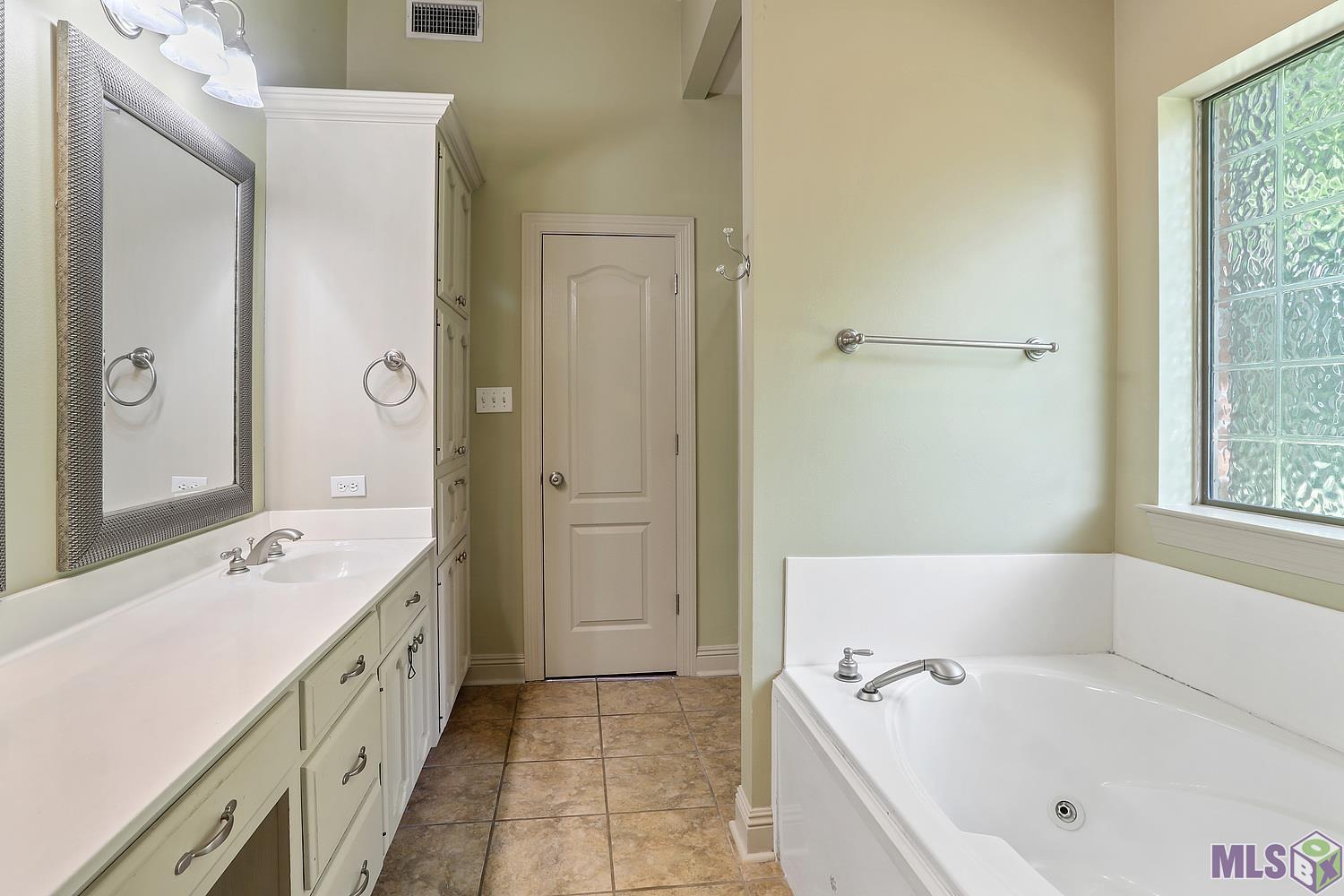 14507 Brook Spring Avenue Baton Rouge, LA 70816 - Photo 11 of 13 Gallery Image 11