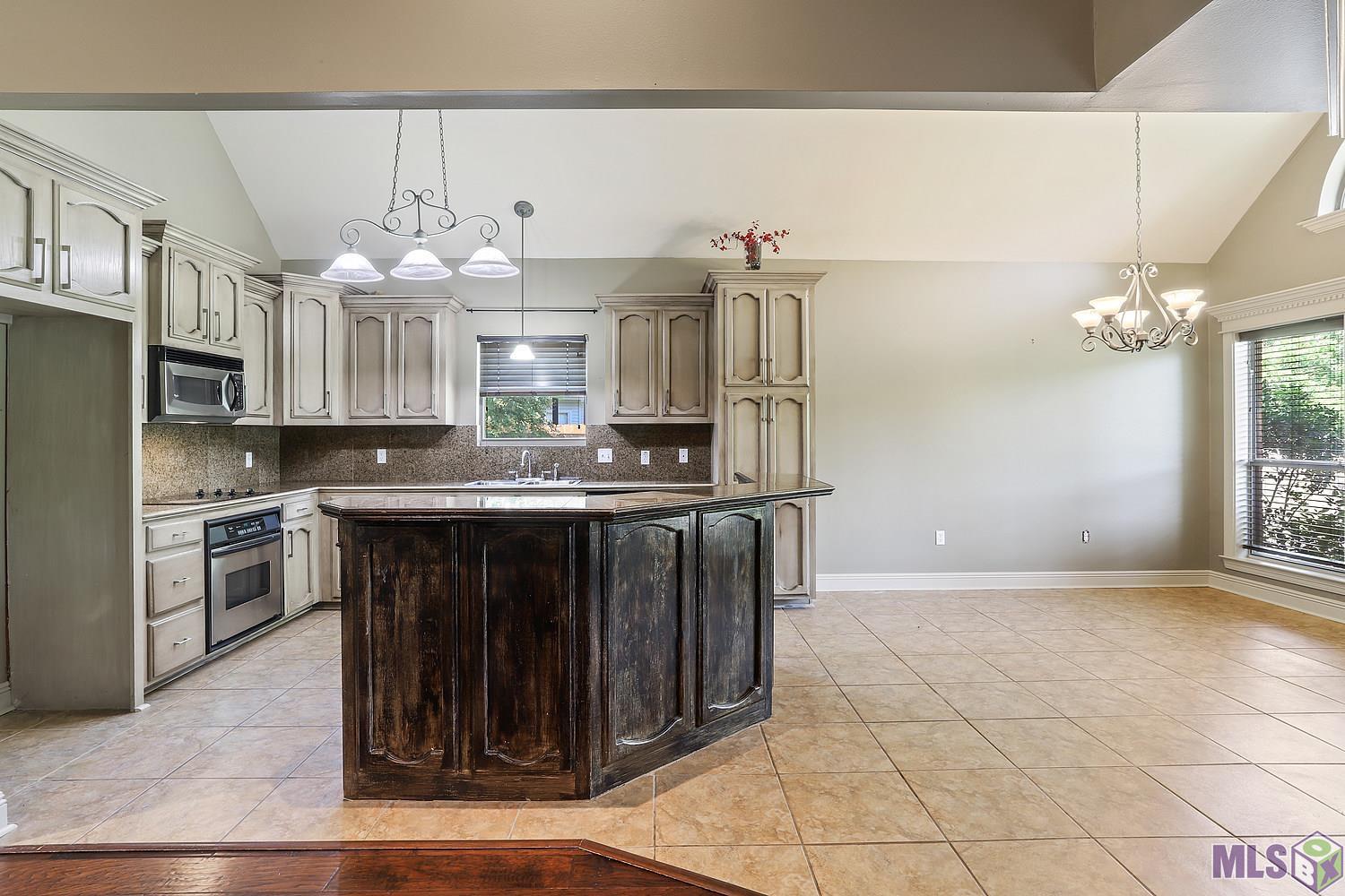 14507 Brook Spring Avenue Baton Rouge, LA 70816 - Photo 7 of 13 Gallery Image 7