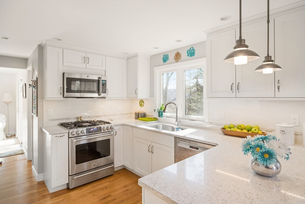 59 Melvin Road Arlington, MA 02474 - Photo 3 of 20