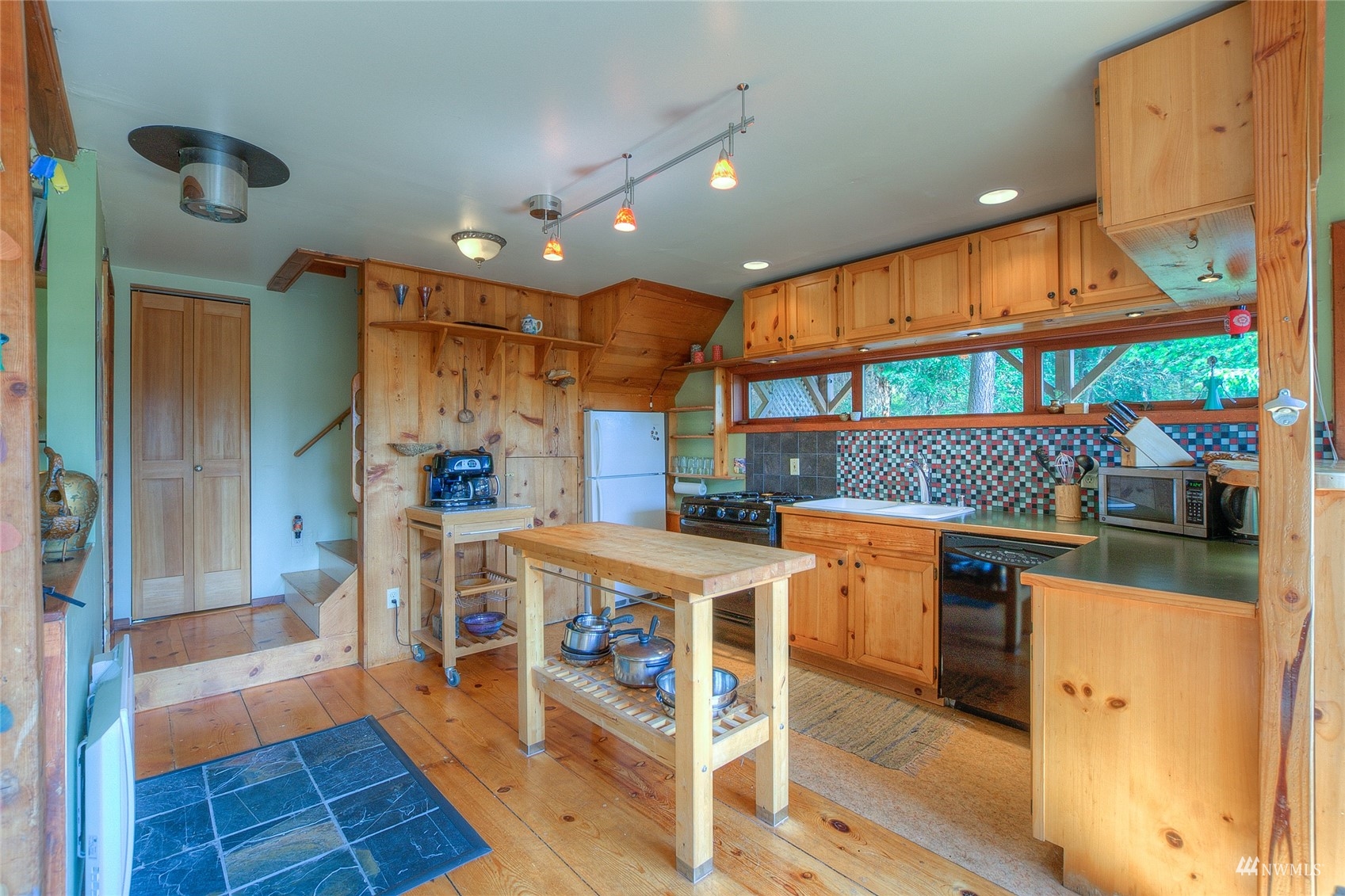 4781 Point Lawrence Road Orcas Island, WA 98279 - Photo 8 of 35 Gallery Image 8