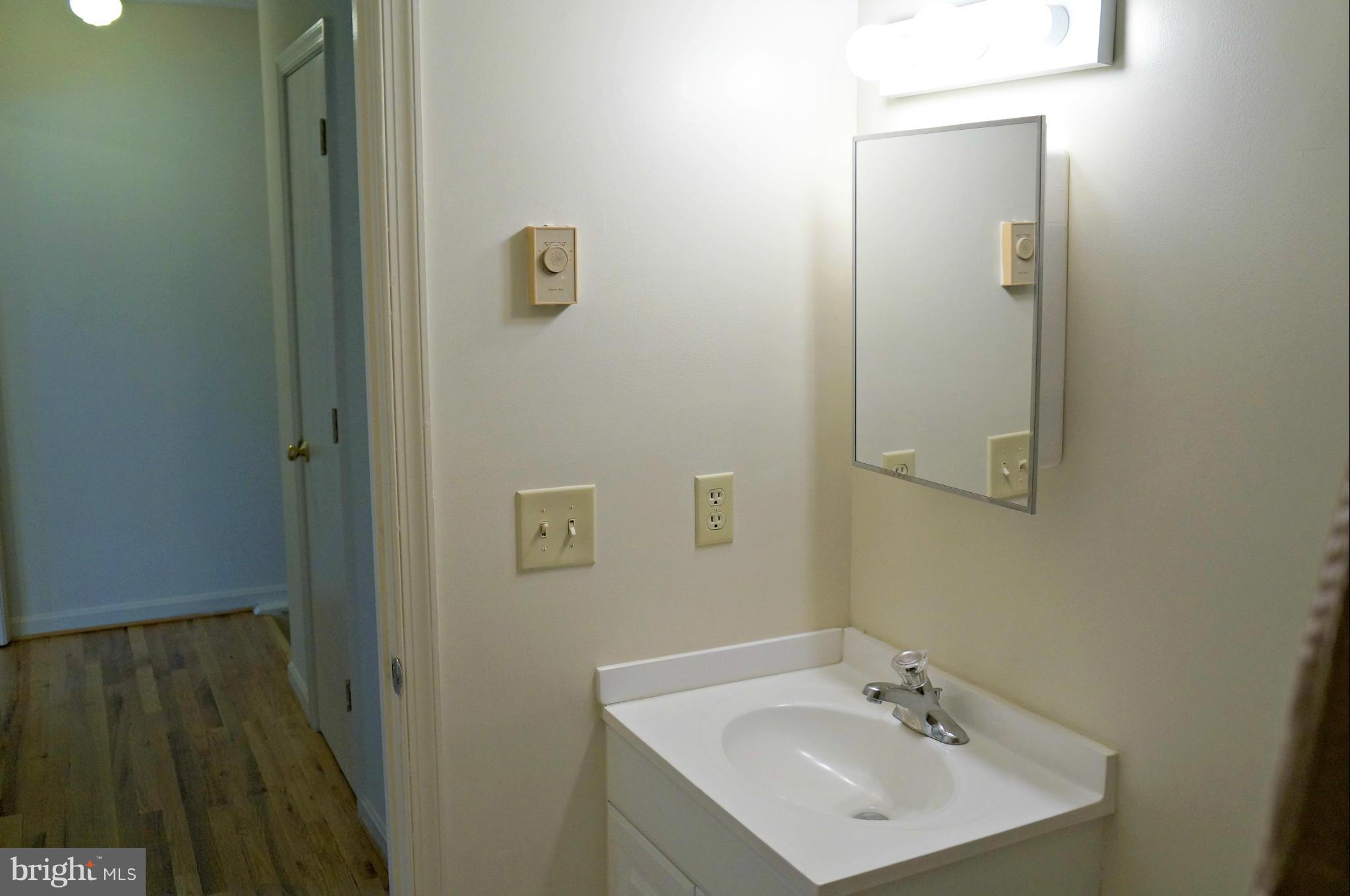 104 Brunswick Road Stephens City, VA 22655 - Photo 14 of 16 Bath