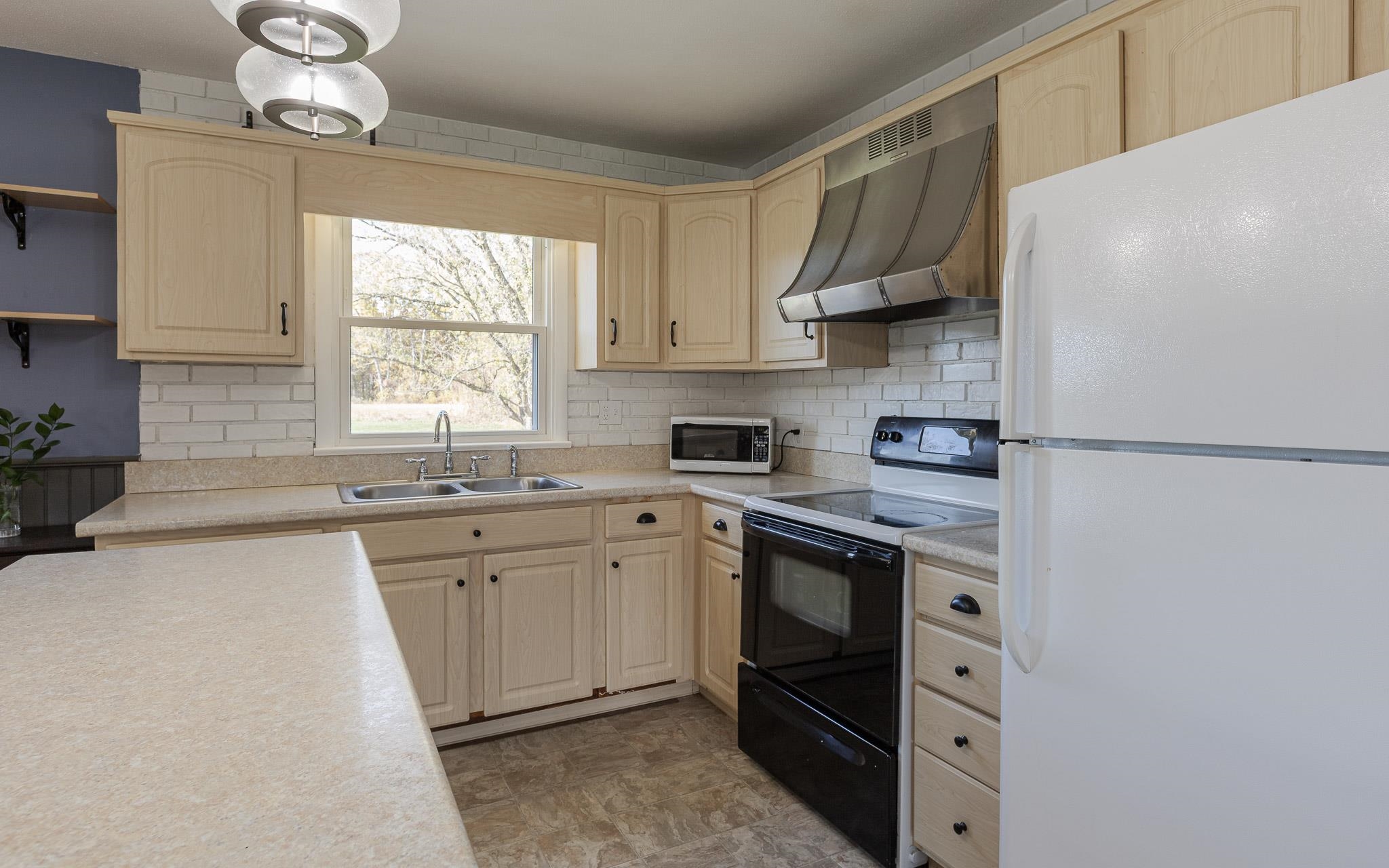 561 Main Street Walpole, NH 03608 - Photo 5 of 30