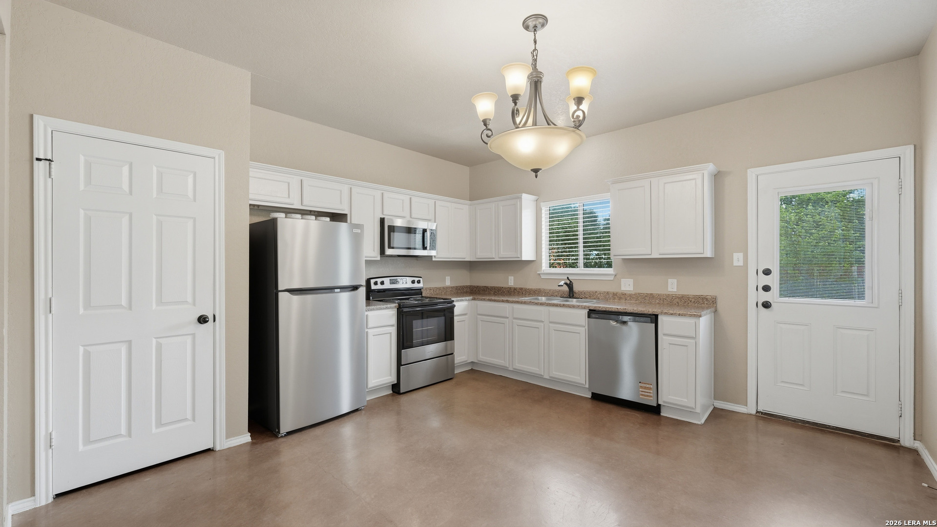 145 Rosedale Avenue New Braunfels, TX 78130 - Photo 8 of 30