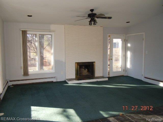 48230 Gyde Road Canton, MI 48187 - Photo 3 of 11 LIVING ROOM.jpg