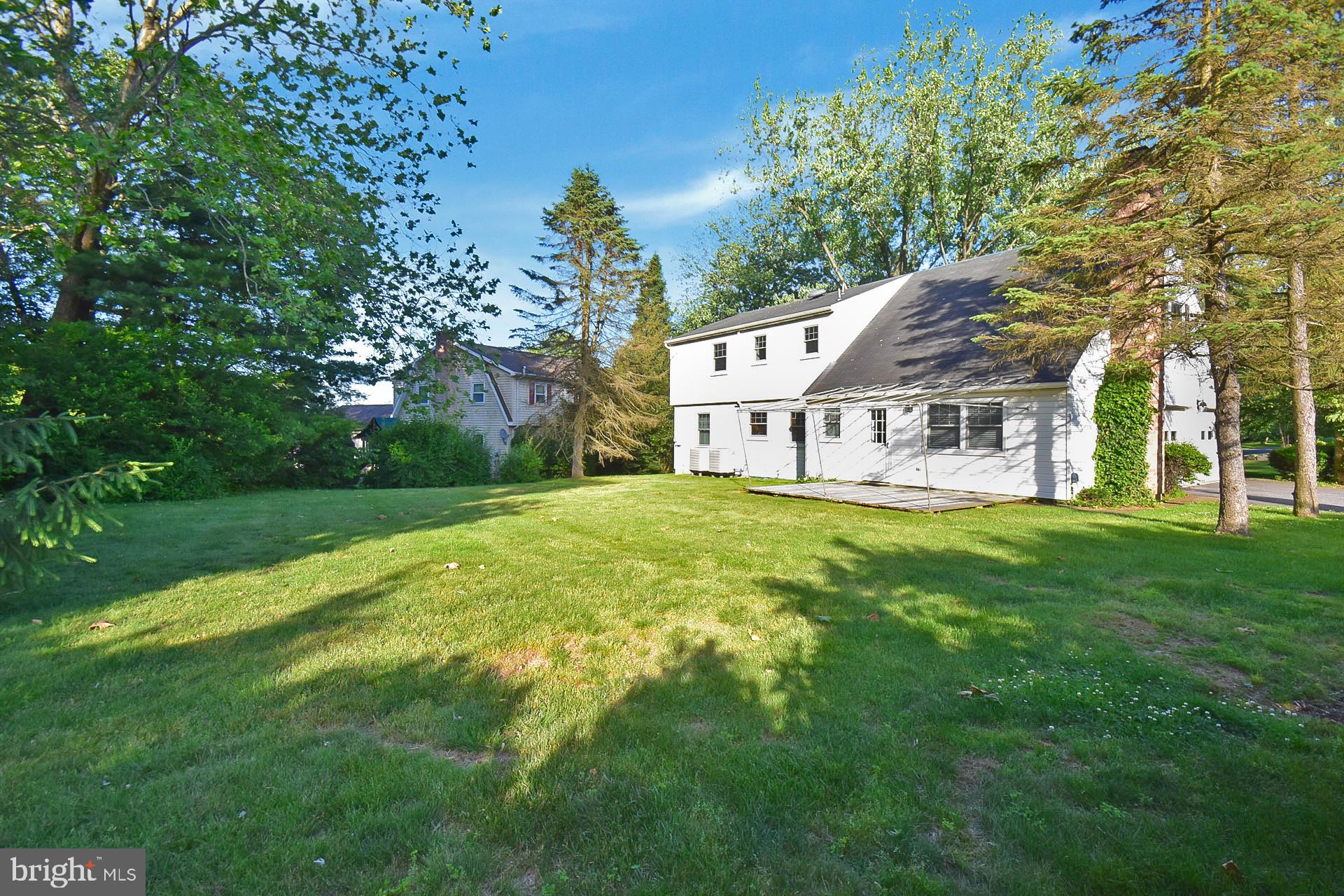 2083 Hilltop Road Bethlehem, PA 18015 - Photo 3 of 26 Gallery Image 3