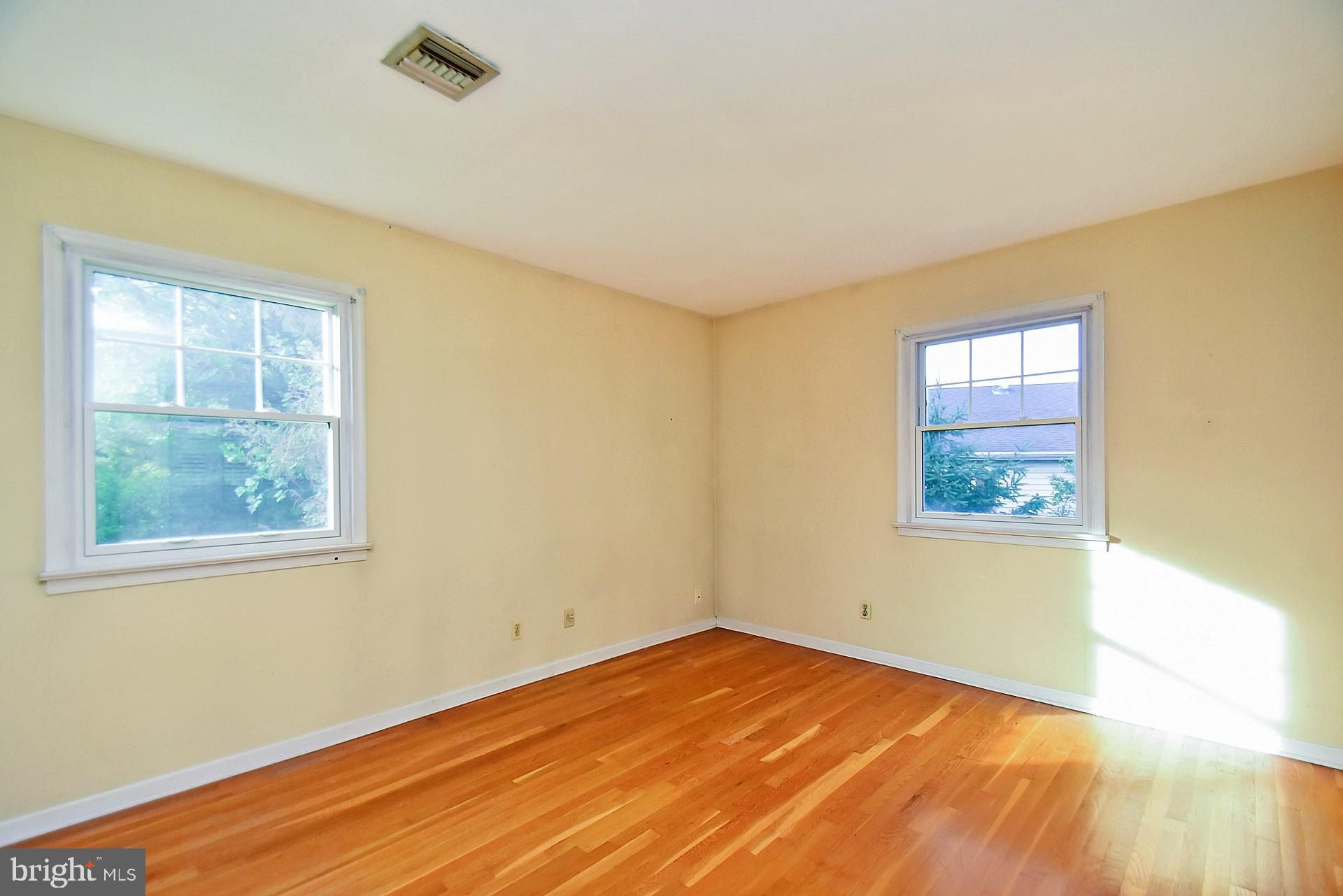 2083 Hilltop Road Bethlehem, PA 18015 - Photo 21 of 26 Gallery Image 21