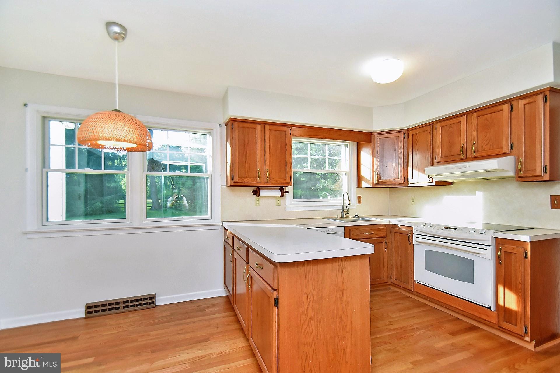 2083 Hilltop Road Bethlehem, PA 18015 - Photo 10 of 26 Gallery Image 10
