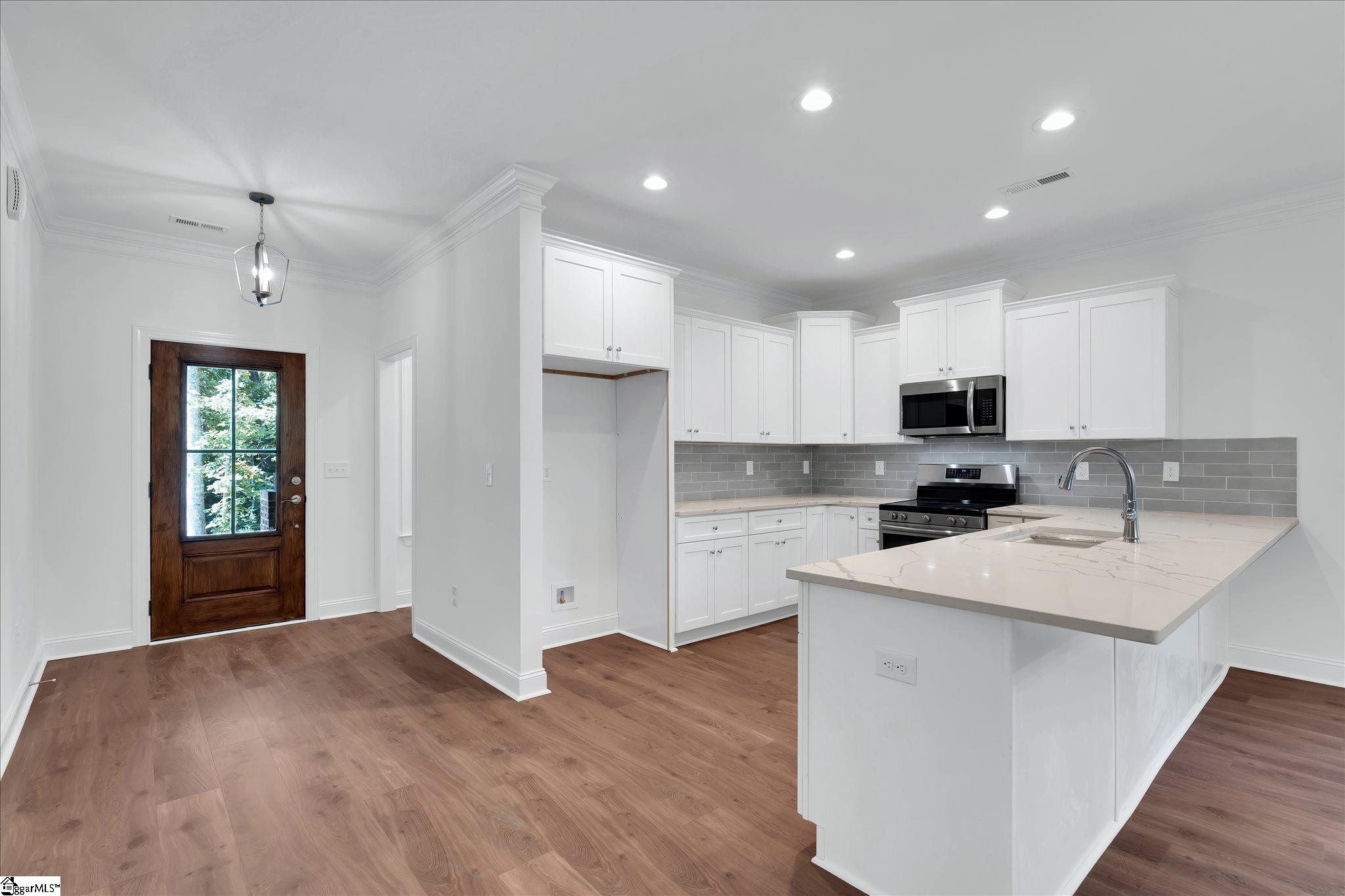 122 Harvest Drive Easley, SC 29640 - Photo 5 of 36