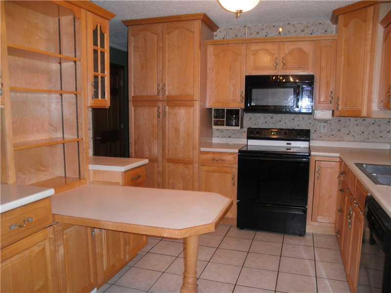 229 McKenzie Road Clinton, PA 15026 - Photo 4 of 25 Kitchen. Eat in kitchen. Ceramic tile floor. Open to dining room.