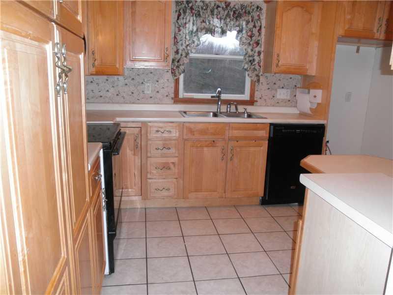 229 McKenzie Road Clinton, PA 15026 - Photo 5 of 25 Kitchen.