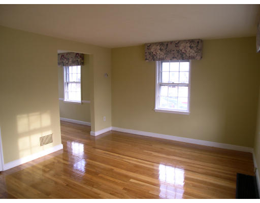 9 Regent Road Malden, MA 02148 - Photo 2 of 9 Gallery Image 2