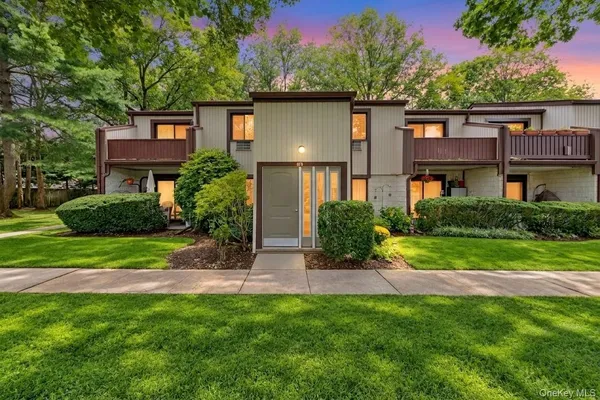 $439,000 | 107 Richmond Boulevard, Unit 4B, Ronkonkoma, NY 11779
