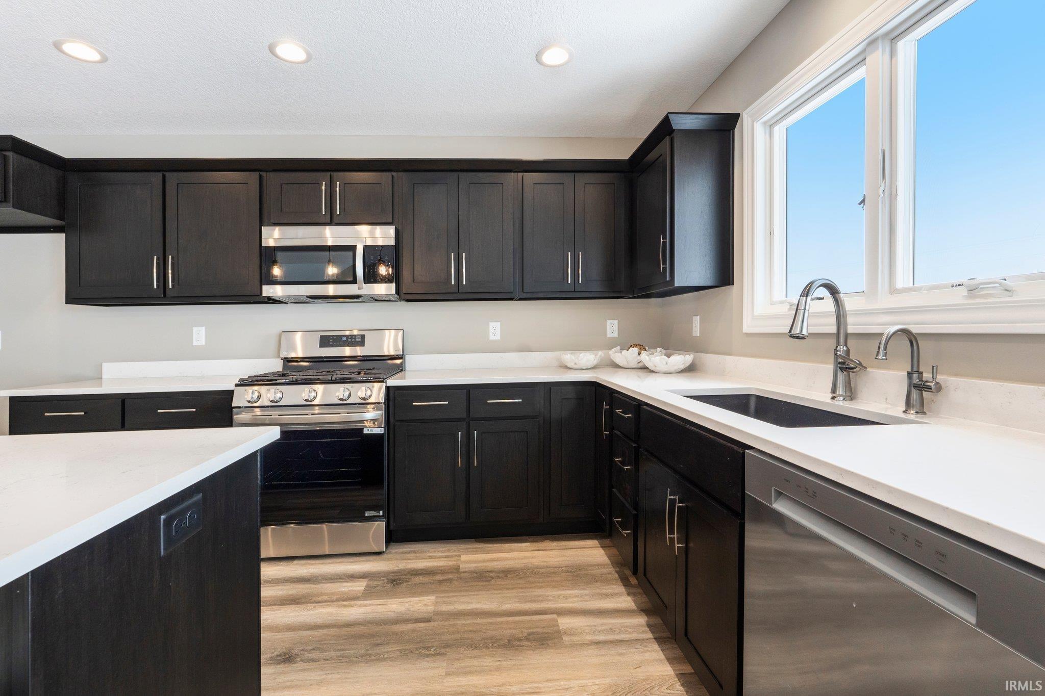 13527 Outpost Lodge Road Roanoke, IN 46783 - Photo 10 of 34