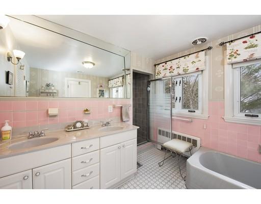31 Ginn Road Winchester, MA 01890 - Photo 11 of 22