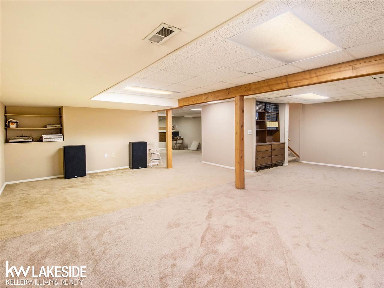 906 Jordan Drive Troy, MI 48098 - Photo 33 of 35 50017104-32.JPG