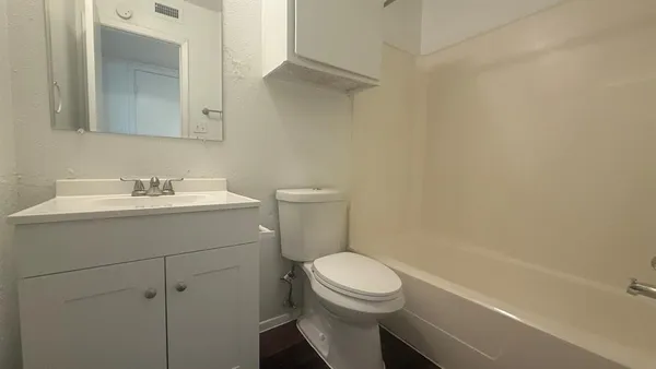 $925 | 410 Bryan Street, Unit 2, Denton, TX 76201