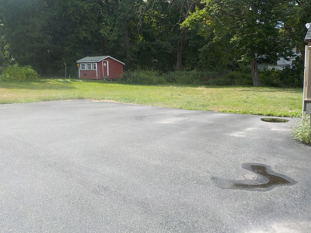 198 Thompson Road Webster, MA 01570 - Photo 15 of 16 Gallery Image 15