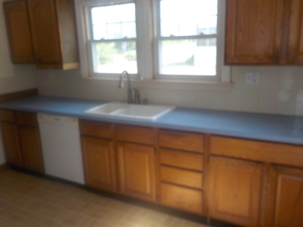 198 Thompson Road Webster, MA 01570 - Photo 3 of 16 Gallery Image 3