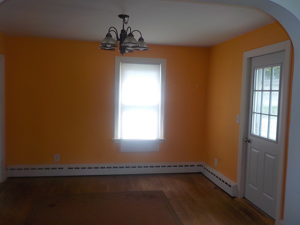 198 Thompson Road Webster, MA 01570 - Photo 8 of 16 Gallery Image 8