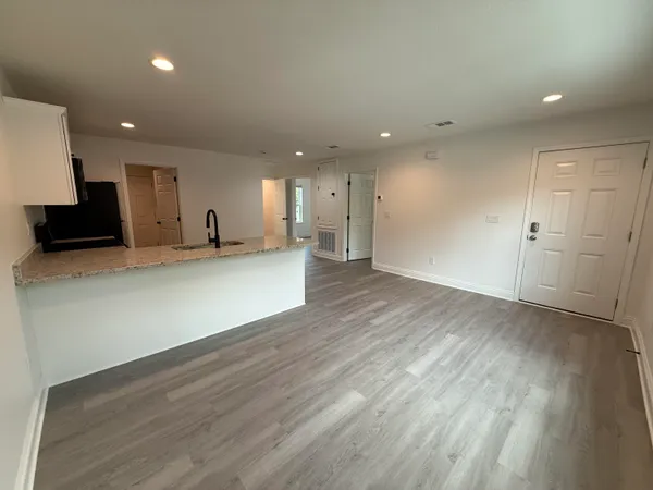 $1,300 | 32 Constitution Avenue, Unit AB, DeFuniak Springs, FL 32433