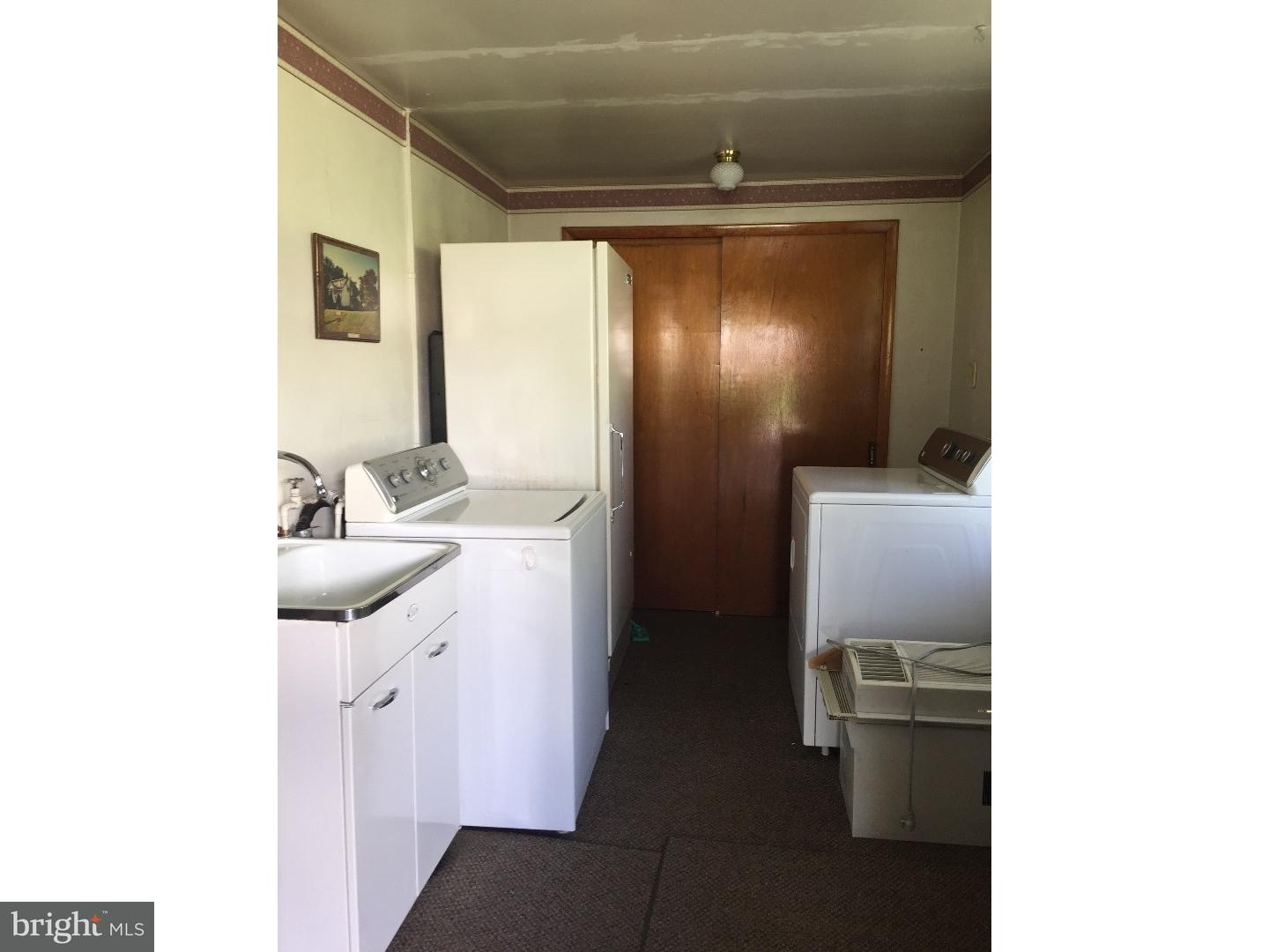 73 Dutch Road Ashland, PA 17921 - Photo 22 of 25 Enclosed Porch