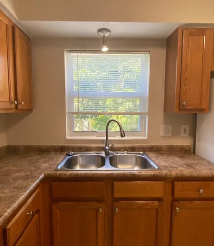 $1,950 | 124 Yacht Club Drive, Unit 8, North Palm Beach, FL 33408