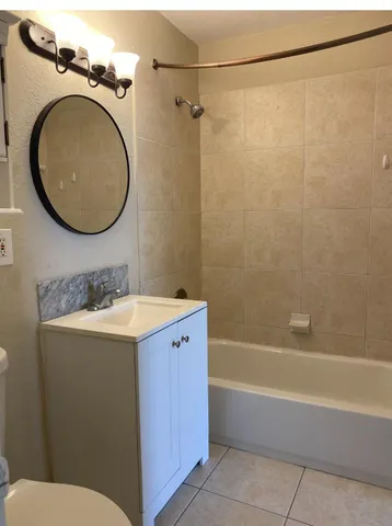 $1,950 | 124 Yacht Club Drive, Unit 8, North Palm Beach, FL 33408