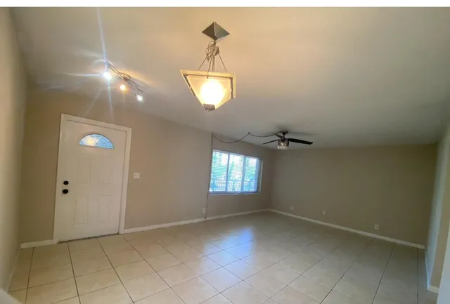 $1,950 | 124 Yacht Club Drive, Unit 8, North Palm Beach, FL 33408