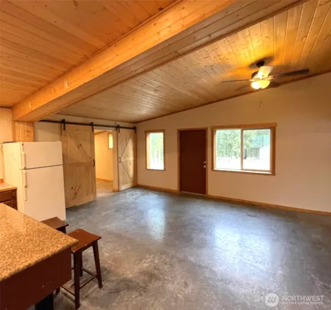 a view of livingroom with hardwood