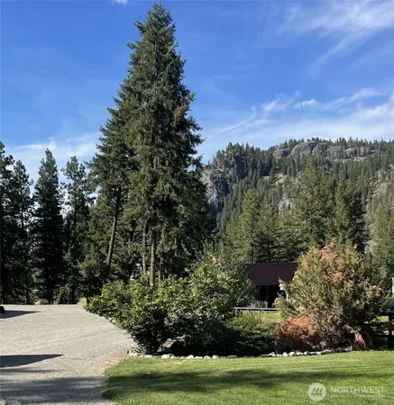 a view of outdoor space with city view