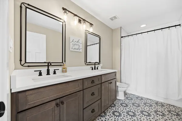 $689,900 | 24234 Sunset Lakes Drive, Manhattan, IL 60442