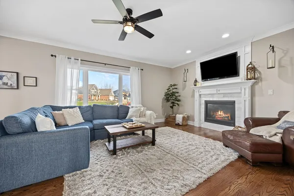 $689,900 | 24234 Sunset Lakes Drive, Manhattan, IL 60442