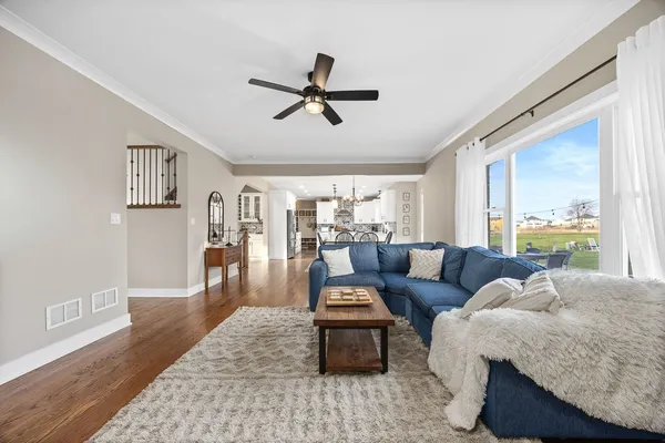 $689,900 | 24234 Sunset Lakes Drive, Manhattan, IL 60442