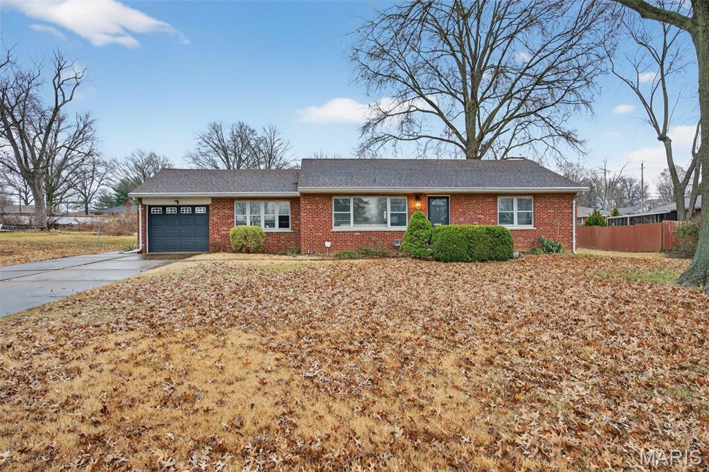 843 Reavis Barracks Road St. Louis, MO 63125 - Photo 1 of 26 Gallery Image 1