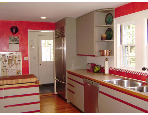 26 Amherst Road Wellesley, MA 02482 - Photo 8 of 9