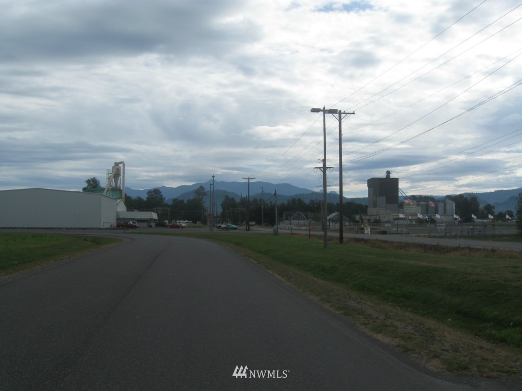 3888 Halverstick Road Sumas, WA 98295 - Photo 4 of 8