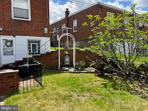 15128 Carter Road Philadelphia, PA 19116 - Photo 21 of 27 Back Yard